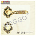 Door handle on rosette with new design high quality